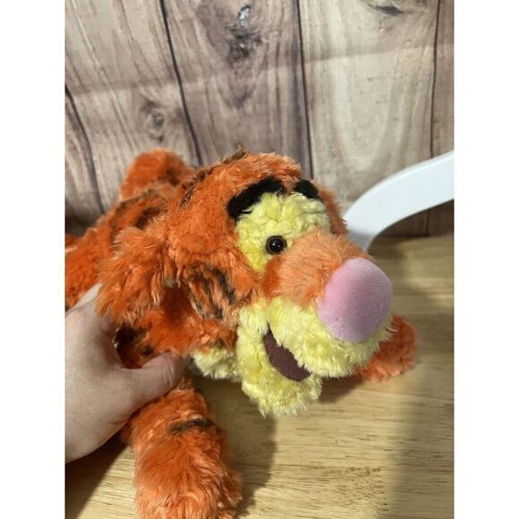 Disney Store Plush Laying Tigger Winnie the Pooh Curly Tail Soft Stuffed Toy 15" - Picture 6 of 10